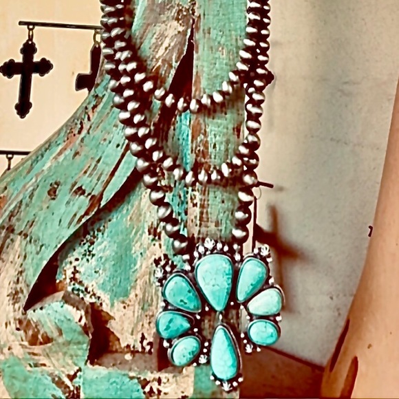 CowgirlZ at HEART Jewelry - NAVAJO PEARLS LARGE TURQUOISE SQUASH BLOSSOM NECK